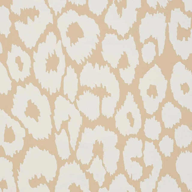 Modern Schumacher Iconic Leopard Wallpaper in Ivory on Neutral For Sale - Image 3 of 3