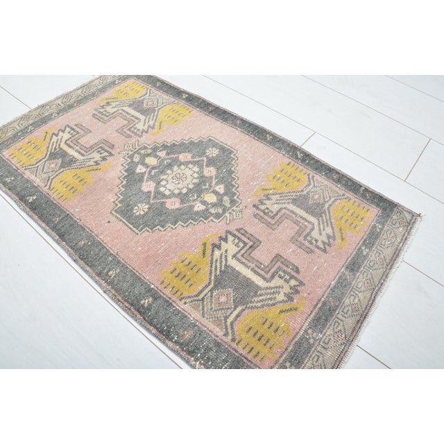 Turkish Mid 20th Century Handmade Oushak Small Rug For Sale - Image 3 of 5