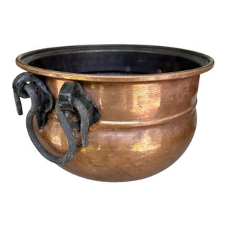 Vintage Turkish Hand-Hammered Copper Cauldron Pot – Gaziantep Asim Kulluk – Wrought Iron Handles For Sale
