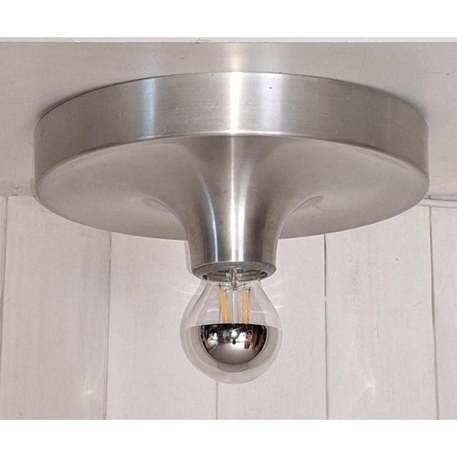 Height with light bulb approx. 16 cm, without light bulb approx. 9 cm Up to 250V (Europe/UK Standard).The wiring of this...