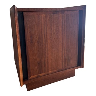 1970s Vintage Dillingham Nightstand For Sale