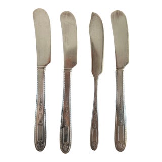 1920's Community Silver Plate"Grosvenor" Pattern Different Size Butter Knives- Set of 4 For Sale