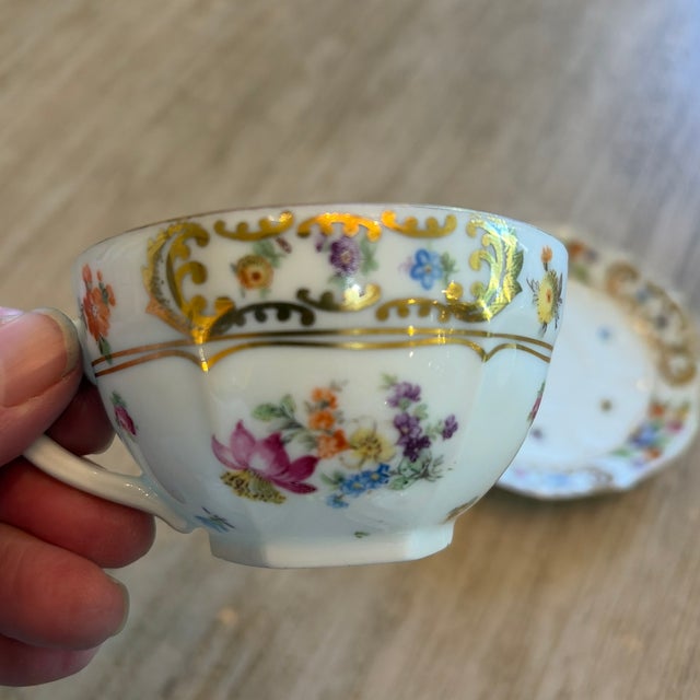 Traditional Early 20th Century Schumann Bavaria Teacup and Saucer For Sale - Image 3 of 4
