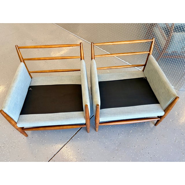 Pair of Modern Lounge Chairs by Brand Standard Furnishings For Sale In Tampa - Image 6 of 7