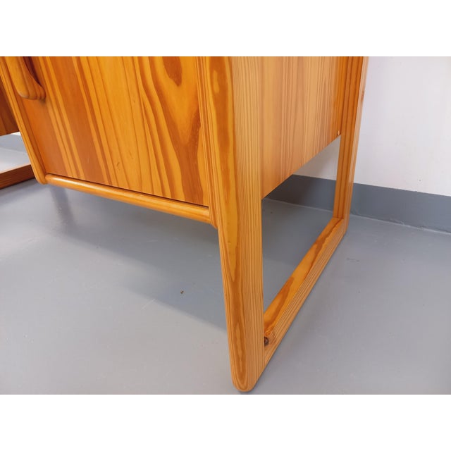 Vintage Sled Foot Executive Desk in Pine, 1970s For Sale - Image 4 of 11