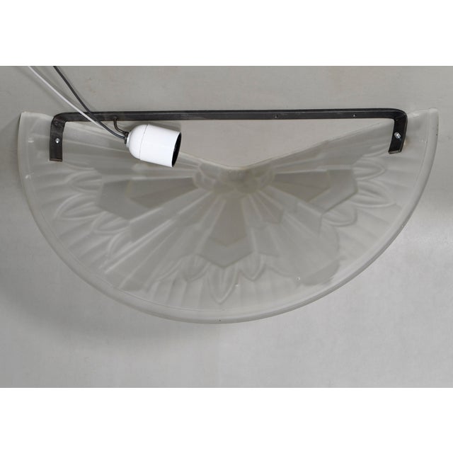 Transparent Large Single French Art Deco Frosted Glass Wall Sconce by Hettier Vincent & Hanots 1930s For Sale - Image 8 of 10