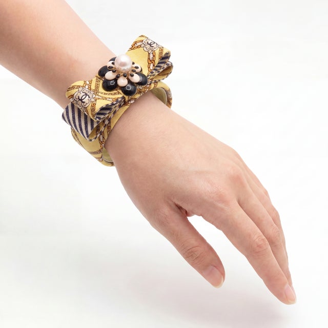 Chanel Chanel CC Daisy Vintage Silk Necktie Cuff Bracelet For Sale - Image 4 of 5