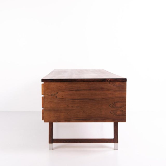 Mid-Century Model EP401 Desk in Rosewood attributed to Eigil Petersens Møbelfabrik, 1960s For Sale - Image 3 of 15