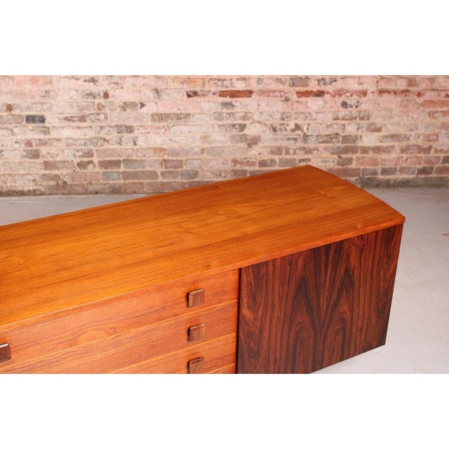 Mid-Century Rosewood and Teak Sideboard with Curved Ends from Vanson, 1960s For Sale - Image 13 of 15