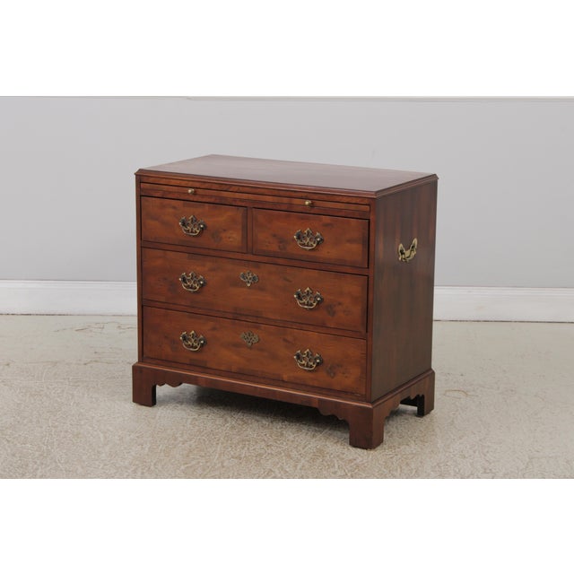 English Hekman Yew Wood Bachelors Chest of Drawers For Sale - Image 3 of 13