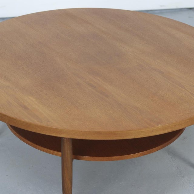 Mid-Century Modern Round Coffee Table, 1960s For Sale - Image 4 of 10