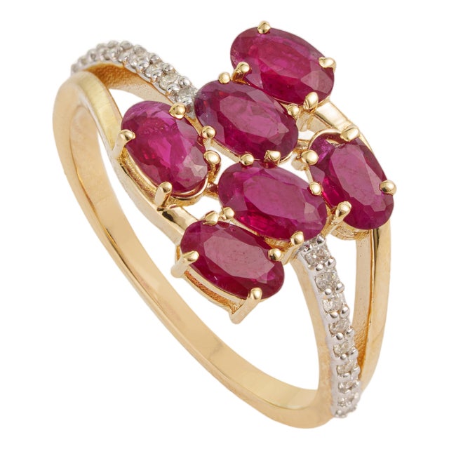 1.74ct Oval Ruby and Diamond Accent Cluster Ring in 14k Yellow Gold Size 7 For Sale