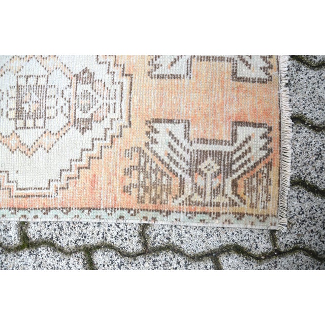Turkish 1960s Vintage Oushak Handmade Wool Rug For Sale - Image 3 of 6