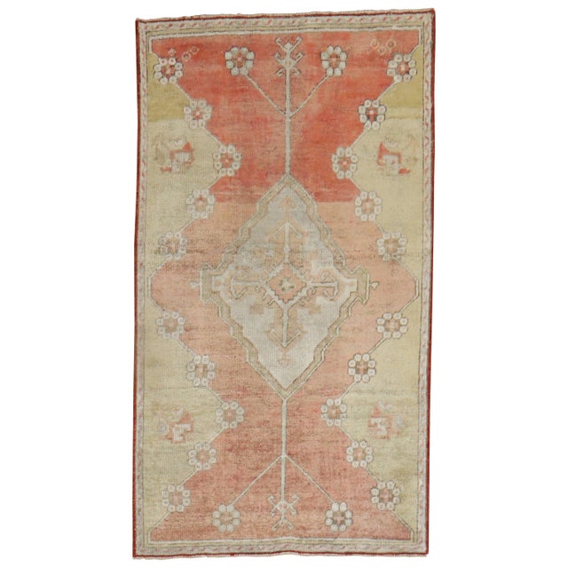 An early 20th century Turkish Sivas Scatter size rug with a muted palette. Measures: 2'6'' x 4'7''.