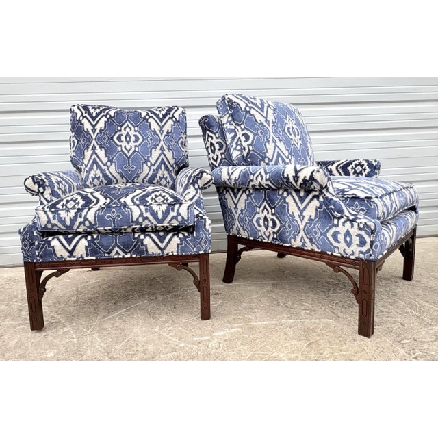 Vintage Pair of Newly Upholstered Cut Velvet Club Chairs. For Sale - Image 12 of 12