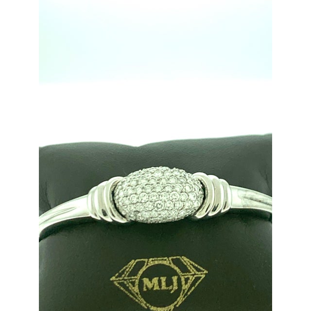 2.5 Carat Diamond Bangle /Bracelet in 18 Karat White Gold 32 Grams For Sale In New York - Image 6 of 18