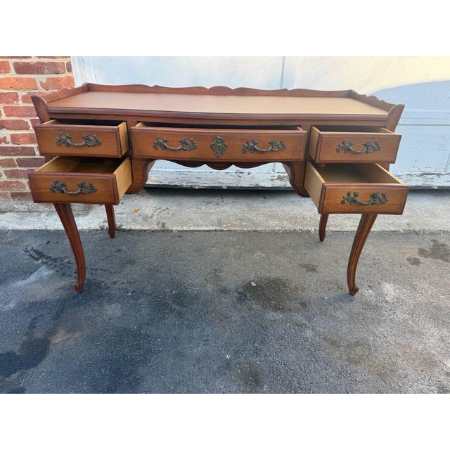 John Widdicomb Mid 20th Century John Widdicomb Solid Maple Country French Provincial Style Vanity / Writing Table Desk For Sale - Image 4 of 17