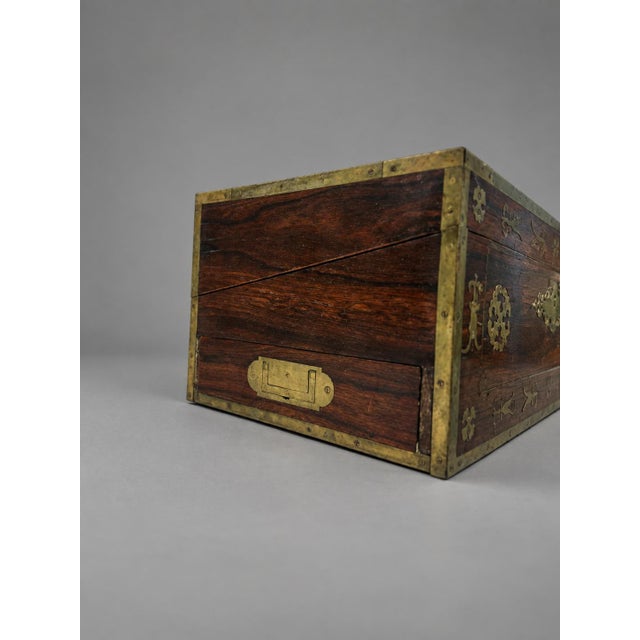 English Regency Brass-Inlaid Rosewood Lap Desk and Dressing Case, Circa 1820 For Sale In Providence - Image 6 of 11