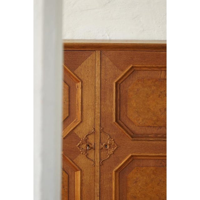 Wood Danish Modern Sclulptural Cabinet in Oak and Burl Wood Veneer, 1950s For Sale - Image 7 of 18