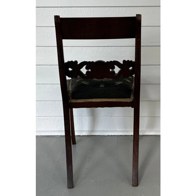 Wood Antique Early 19th Century American Empire Classical New York Sabre Leg Mahogany Side Chair For Sale - Image 7 of 13