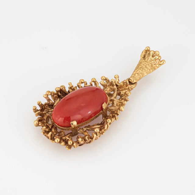 Modern 1970s Vintage Abstract Red Coral Pendant 14k Yellow Gold For Sale - Image 3 of 4