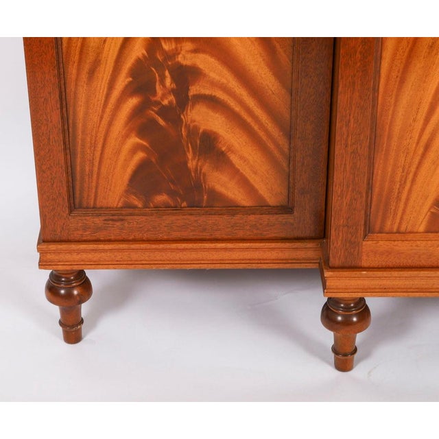 Wood Vintage Late 20th Century Flame Mahogany Sideboard from William Tillman, 1980s For Sale - Image 7 of 18