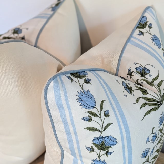 Traditional Schumacher Royal Poppy Stripe Pillows in Sky Blue - Set of 2 For Sale - Image 3 of 6