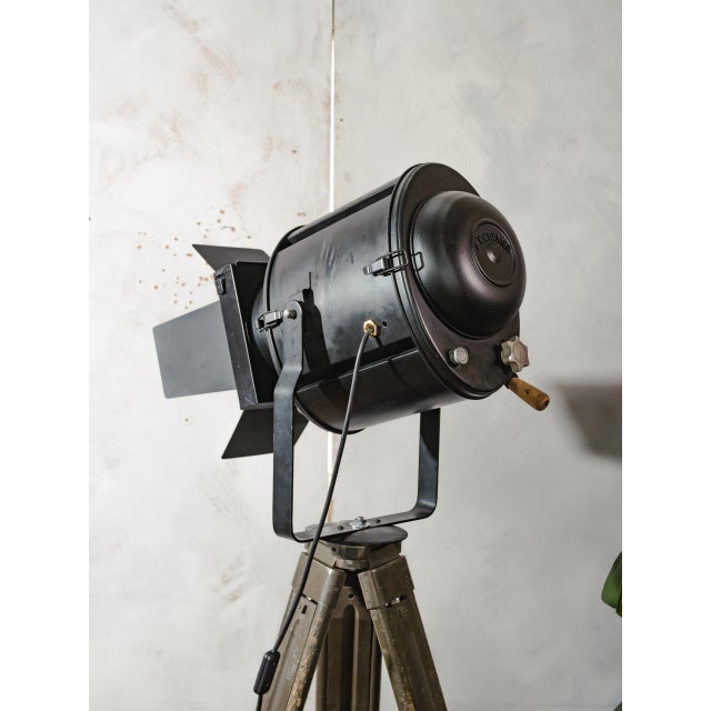 Wood Barndoor Theater Spotlight Floor Lamp on Bundeswehr Tripod from A.E. Cremer, Paris, 1950s For Sale - Image 7 of 17