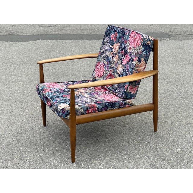 Mid-Century Danish Modern Armchair attributed to Grete Jalk for France & Søn, 1960s For Sale - Image 6 of 16