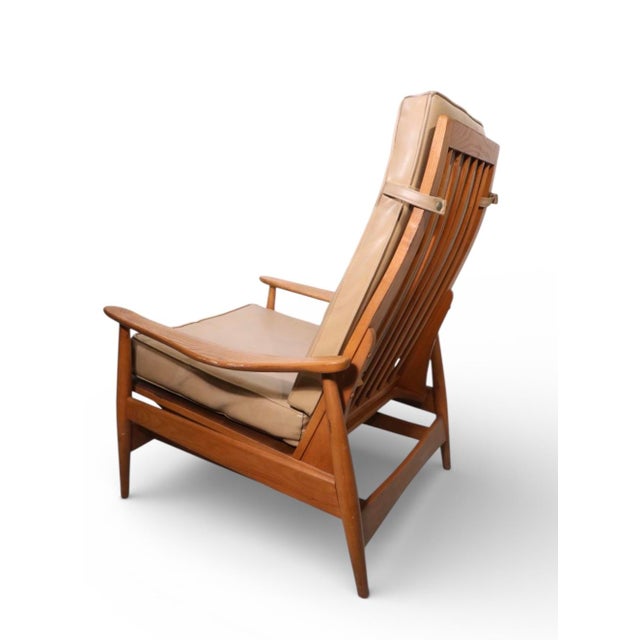 Mid-Century Modern Mid 20th Century Lounge Chair Platform Rocking Chair by Heywood Wakefield For Sale - Image 3 of 12