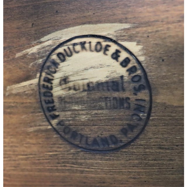 Frederick Duckloe Oak & Cherry Windsor Settee For Sale In Philadelphia - Image 6 of 12