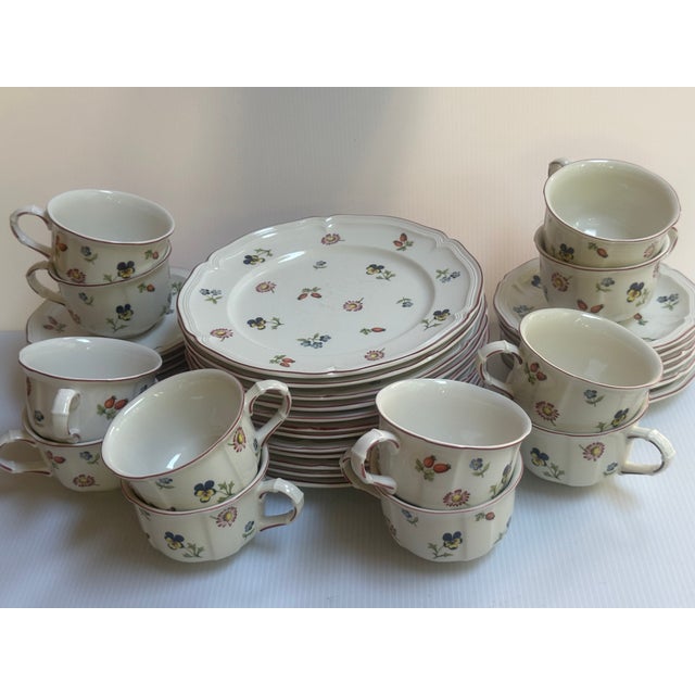 1970s 1970s Villeroy & Boch Luxembourg "Petite Fleur" 12 Trio Set: Cup Saucer Dessert Plate - 36 pcs For Sale - Image 5 of 17