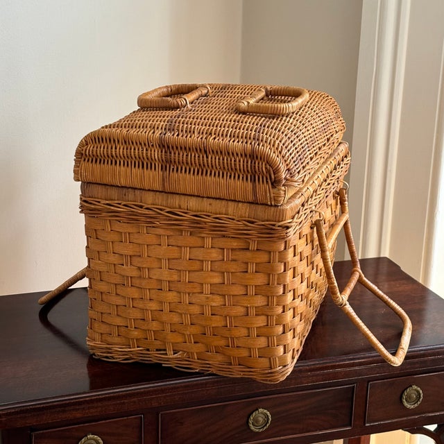 Mid-20th Century Vintage Natural Woven Wicker Utility Basket For Sale - Image 10 of 12