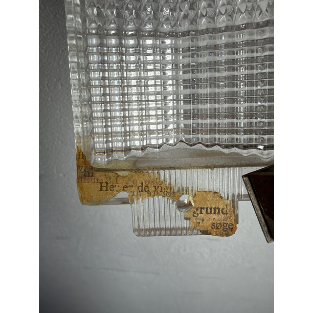 Mid-Century Modern Wall Lamp in Brass and Amber Crystal Glass by Wiktor Berndt for Flygsfors, Sweden, 1960s For Sale - Image 3 of 5