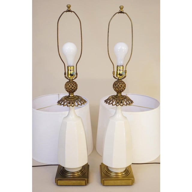 1960s Stiffel Hollywood Regency Modern Neo Classical Pineapple White Porcelain Brass Table Lamps - a Pair For Sale - Image 11 of 12