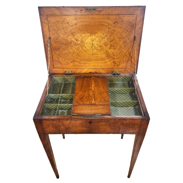 Early 19th C Continental Walnut Lift Top Lady’s Desk Vanity Table For Sale - Image 10 of 18