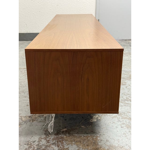 2020s Ángel Martí & Enrique Delamo for Treku Aura Walnut Media Unit For Sale - Image 5 of 12