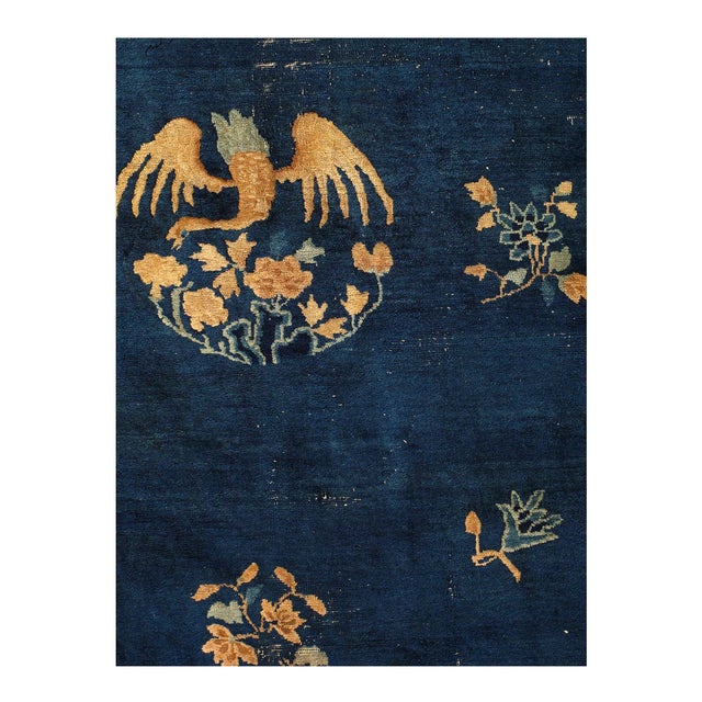 Here is an exciting and appealing antique Oriental carpet – an antique Art Deco rug that was designed and woven in China...
