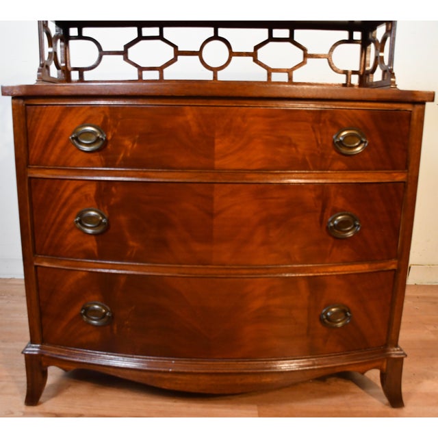 1920s Finch Fine Furniture English Regency Mahogany Commode / Bachelors Chest of Drawers For Sale - Image 4 of 16