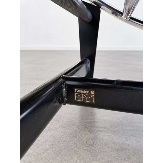 Bauhaus LC4 Chaise Longue Le Corbusier by Le Corbusier for Cassina, 1980s For Sale - Image 3 of 8