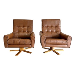 Mid Century Caramel Leather and Beech Swivel Chairs, Baseball Glove Stitching, 2 Pieces For Sale
