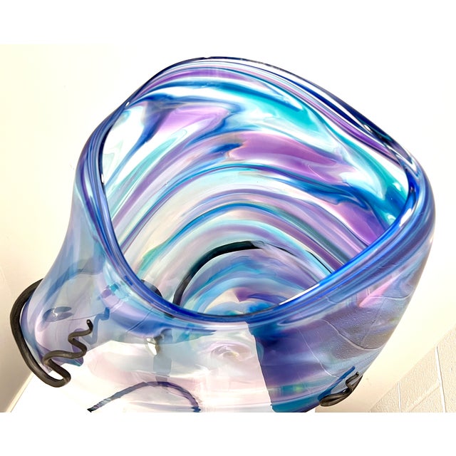 David Lindsey “Signature Series” Large Studio Art Glass Vessel Sculpture, 1998 For Sale - Image 4 of 12