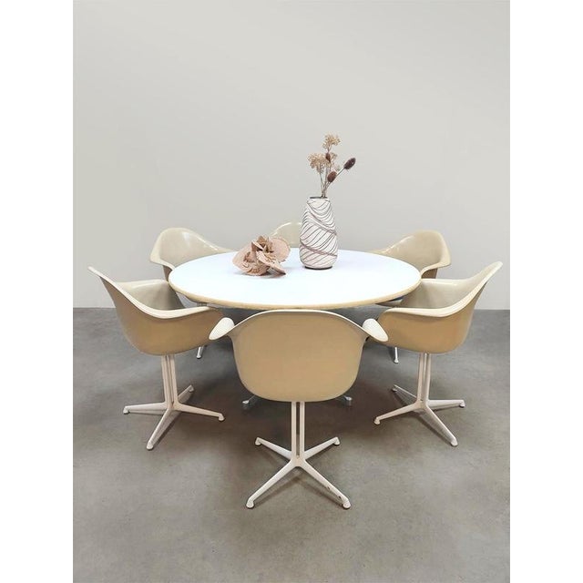 Herman Miller Vintage Fiberglass La Fonda Dining Chairs by Charles & Ray Eames for Herman Miller, 1960s, Set of 7 For Sale - Image 4 of 10