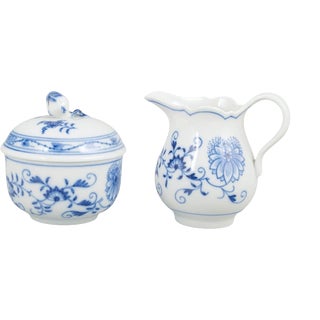 Mid-Century Blue Onion Sugar Bowl and Creamer in Porcelain from Meissen, Set of 2 For Sale