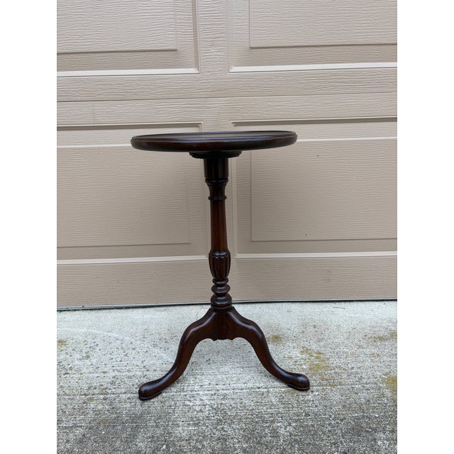 A gorgeous Georgian style mahogany drinks table or side table. The ideal small table to fit in anywhere next to a chair or...