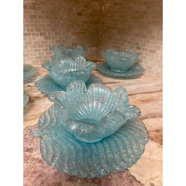 Murano 1950s Murano Attributed Fratelli Toso Overshot Glass Blue Bowl With Leaf Shaped Underplates- 12 Pieces For Sale - Image 4 of 10