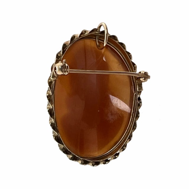 Early 21st Century Vintage 14k Gold High Relief Carved Shell Cameo Pin / Pendant For Sale - Image 5 of 8