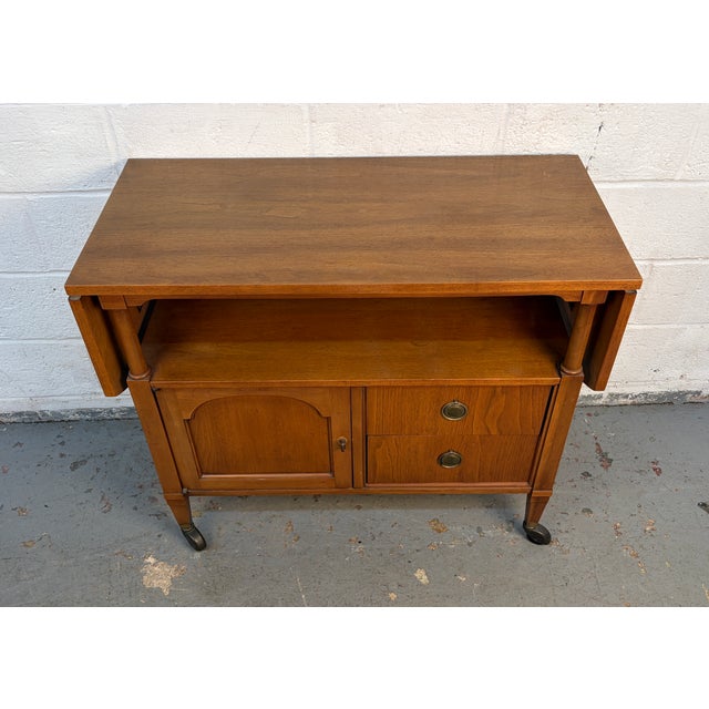 Mid 20th Century Mid 20th Century Modern Walnut and Brass Drop Leaf Bar Cart For Sale - Image 5 of 17