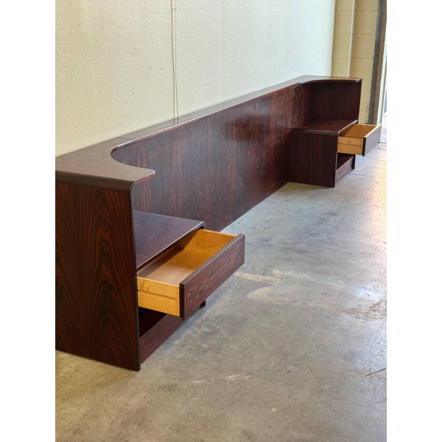 Arne Wahl Iversen 1960s Danish Mid-Century Modern Rosewood King Headboard With Integrated Nightstands by Arne Wahl For Sale - Image 4 of 11