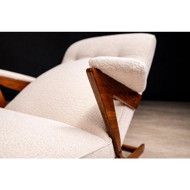Sculptural Chaise Lounge in Solid Hardwood & Bouclé, Brazilian Modern, 1950s For Sale - Image 11 of 17